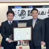 家族葬のつばさを運営するつばさ公益社で日本商工会議所会頭賞の受賞を佐久市長へご報告させていただきました。